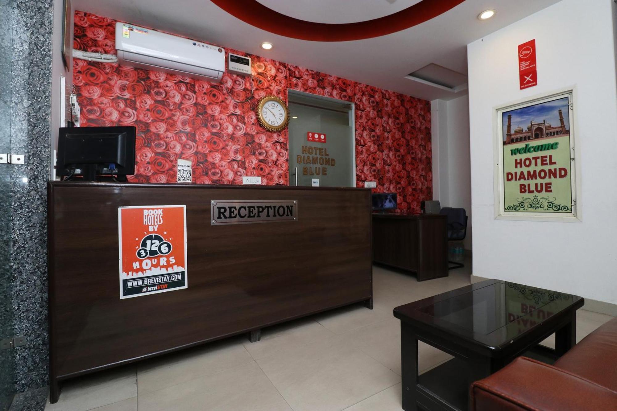 Oyo 11384 钻星酒店 新德里 外观 照片